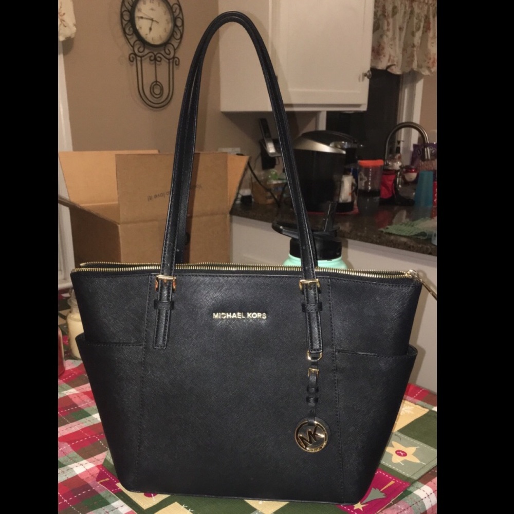 Michael Kors handbag *PRICE NEGOTIABLE*